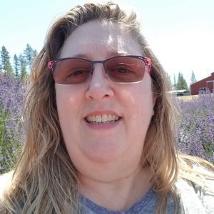 Meet your Posher, Holly